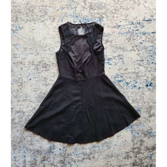 Lulu's Women's Size Medium Need‎ You Close Black Lace Backless Skater Dress - Picture 2 of 2